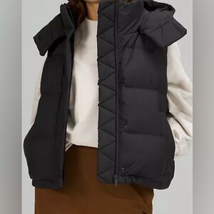 NWT Lululemon Wunder Puff Cropped Vest in Black